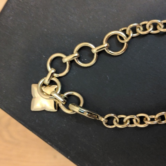 Relisting as a set: BCBG Filagree necklace and earrings gold-colored - Picture 5 of 10